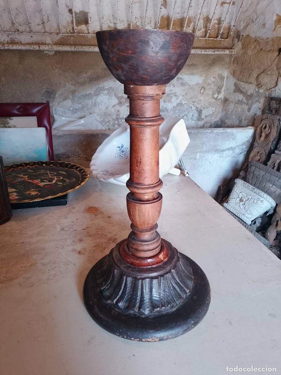 Antig&uuml;edades: Antiguo soporte vel&oacute;n madera labrada
