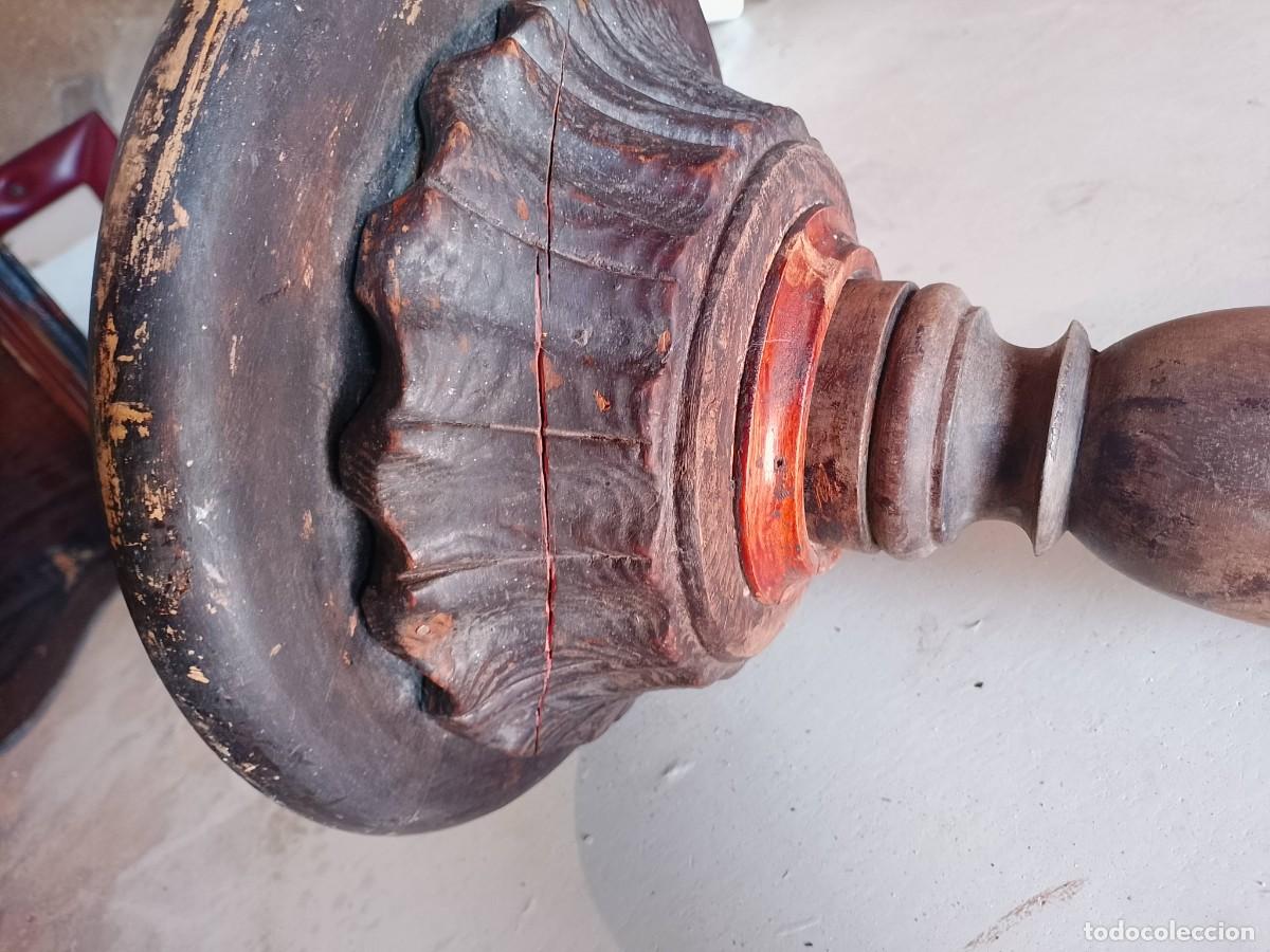 Antig&uuml;edades: Antiguo soporte vel&oacute;n madera labrada - Foto 2