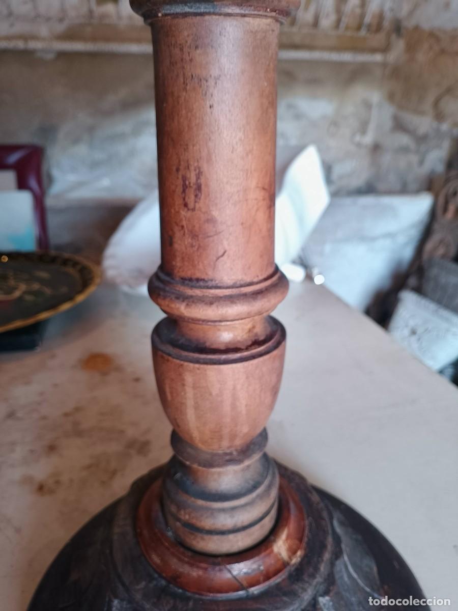 Antig&uuml;edades: Antiguo soporte vel&oacute;n madera labrada - Foto 4