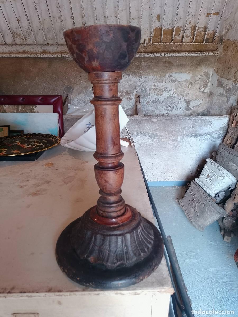 Antig&uuml;edades: Antiguo soporte vel&oacute;n madera labrada - Foto 8