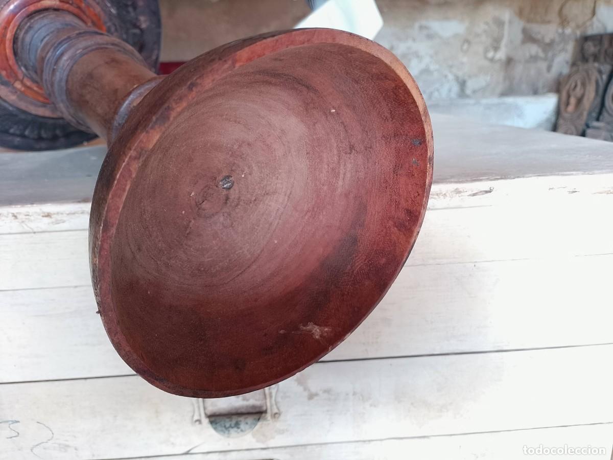 Antig&uuml;edades: Antiguo soporte vel&oacute;n madera labrada - Foto 9