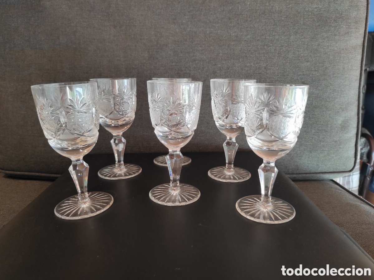 Antig&uuml;edades: Set de 6 copas de licor de cristal tallado estilo Bohemia