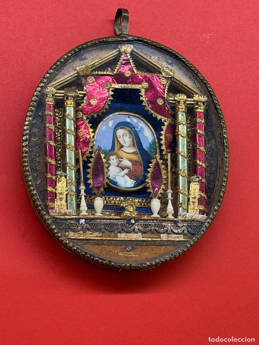 Antig&uuml;edades: Gran Antiguo relicario arquitect&oacute;nico miniatura pintada Virgen con el Ni&ntilde;o m&uacute;ltiples reliquias