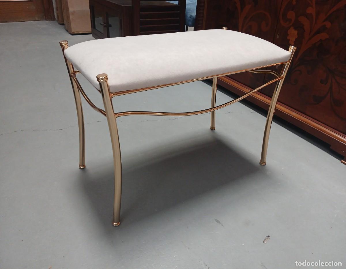 Antig&uuml;edades: Banqueta Silla Descalzadora bronce antigua vintage estilo ingl&eacute;s (67 cm). Peque&ntilde;o Banco antiguo.