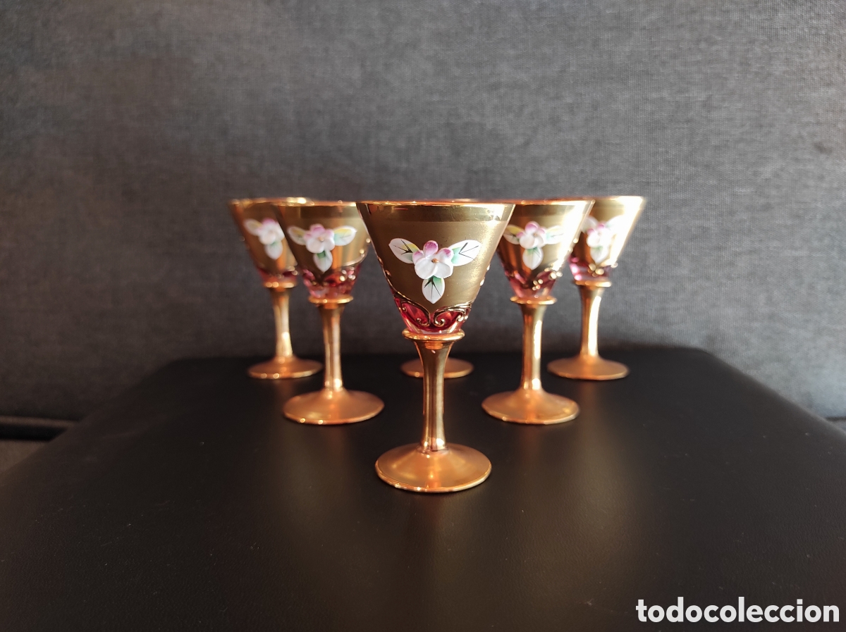 Antig&uuml;edades: Elegante juego de seis copas de licor