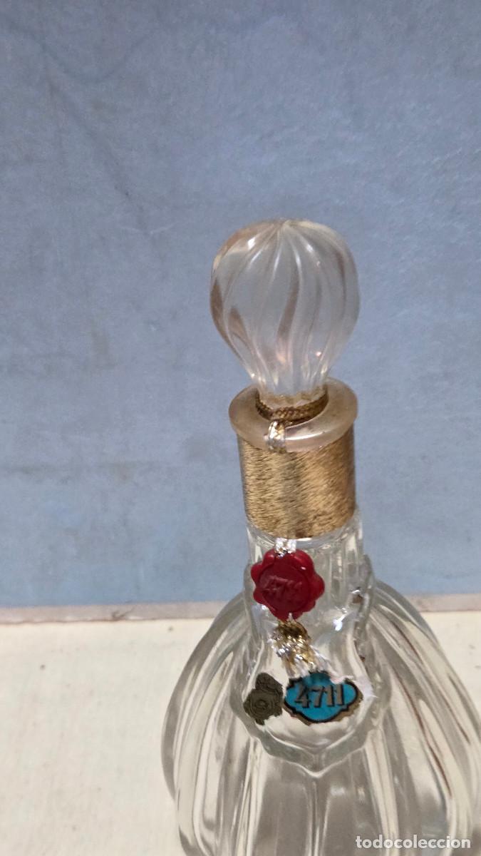 Antig&uuml;edades: botella de licor antigua - Foto 2