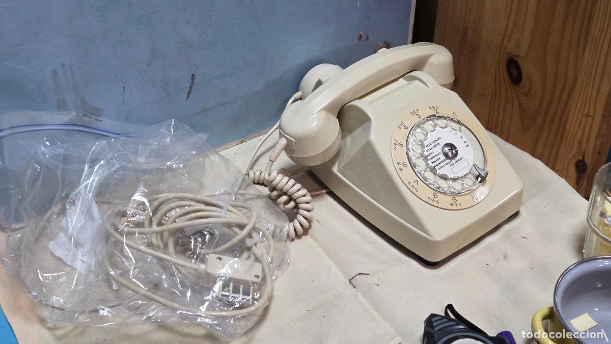 Antig&uuml;edades: telefono claro vintage - Foto 2