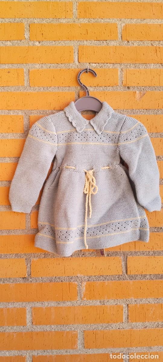 Antig&uuml;edades: Vestido infantil a&ntilde;os 40 original. Con etiqueta Gremio de Toquilleros. Impecable.