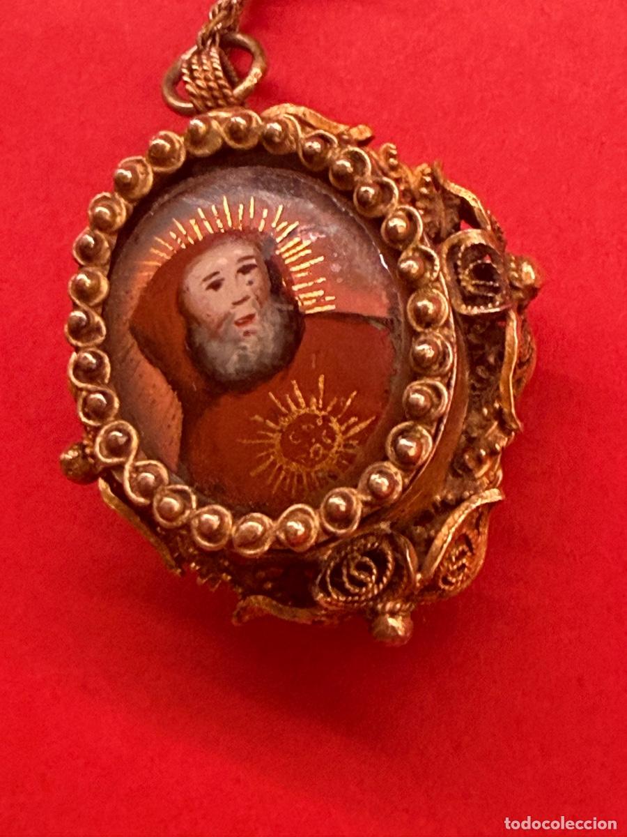 Antig&uuml;edades: Antiguo relicario colgante hacia 1800 oro, plata y cristal eglomise probablemente mallorqu&iacute;n