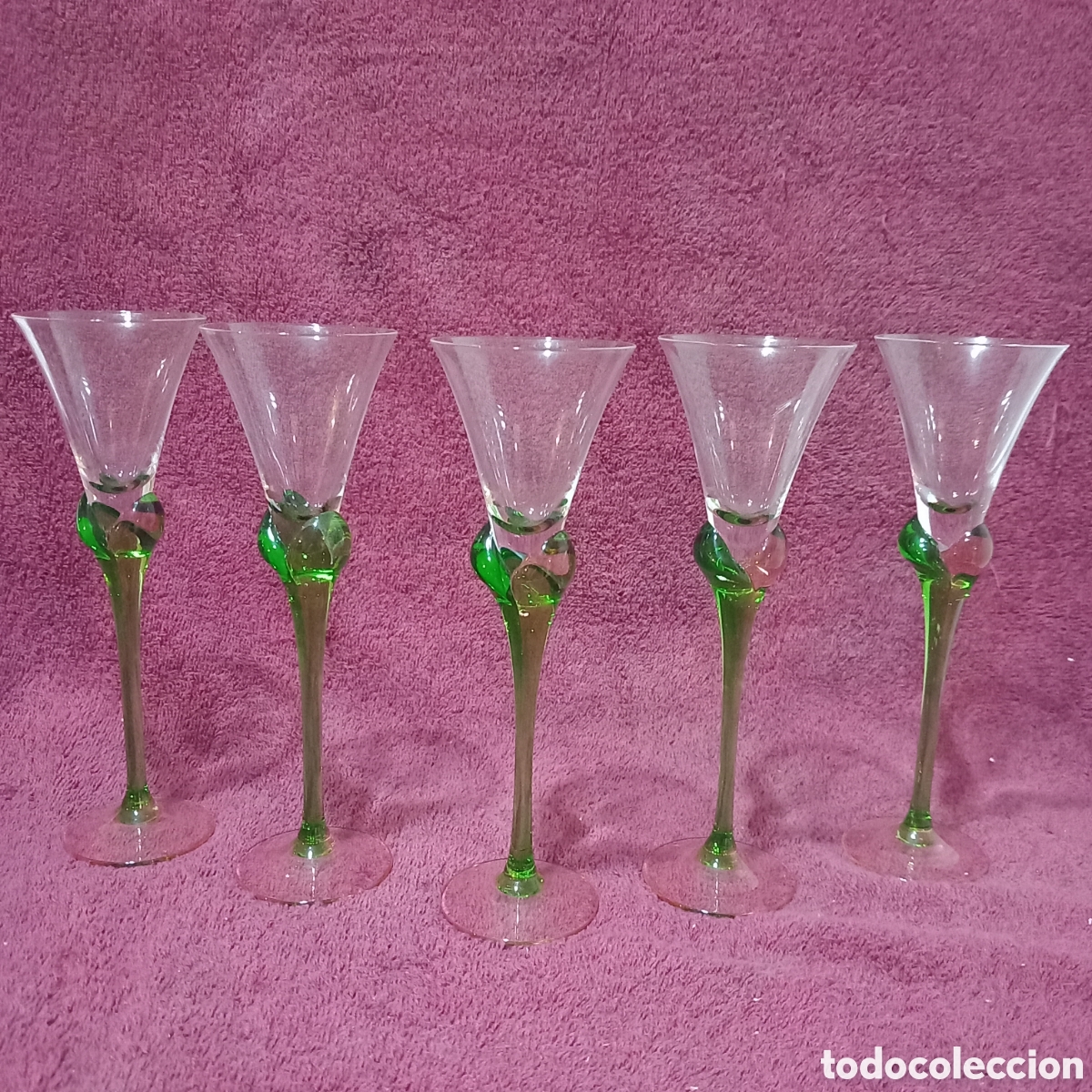 Antig&uuml;edades: JUEGO de 5 COPAS CRISTAL BOHEMIA FORMA TULIPAN(COMO NUEVO)