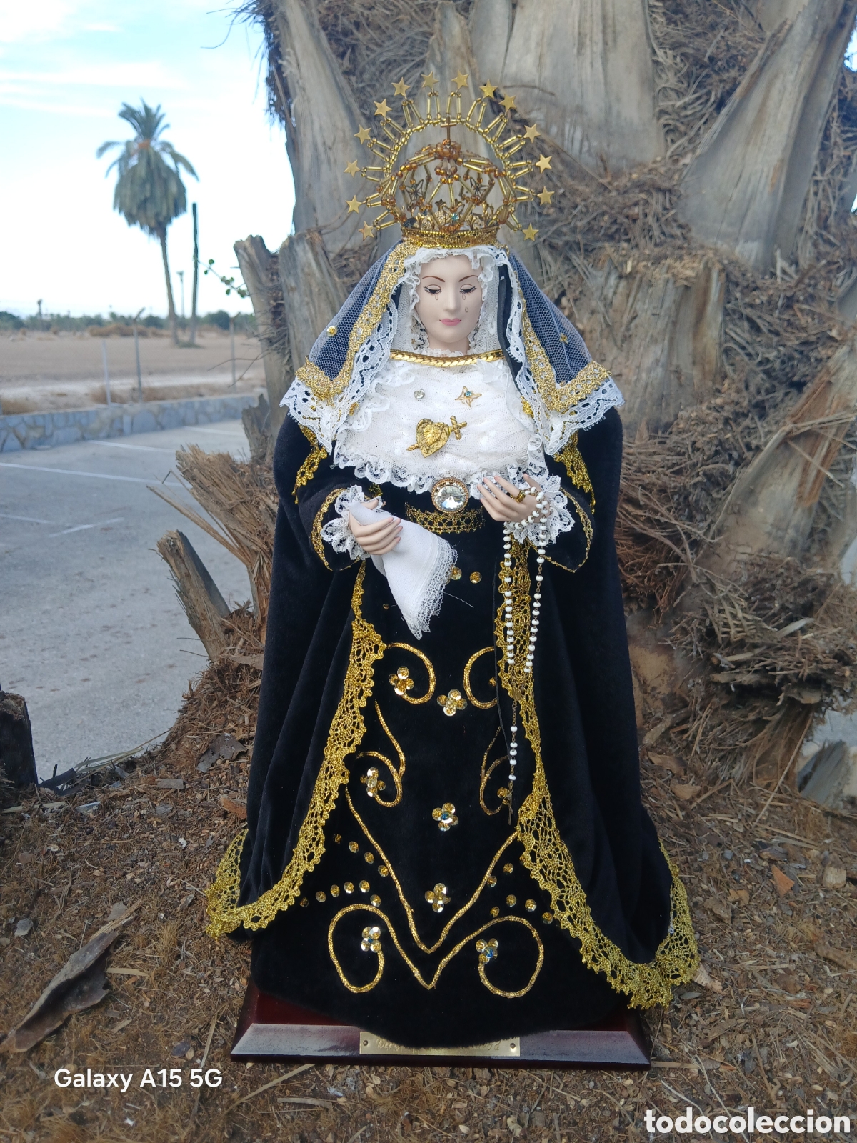 Antig&uuml;edades: VIRGEN DE LA SOLEDAD VESTIDA DE TERCIOPELO CON HILO DORADO.