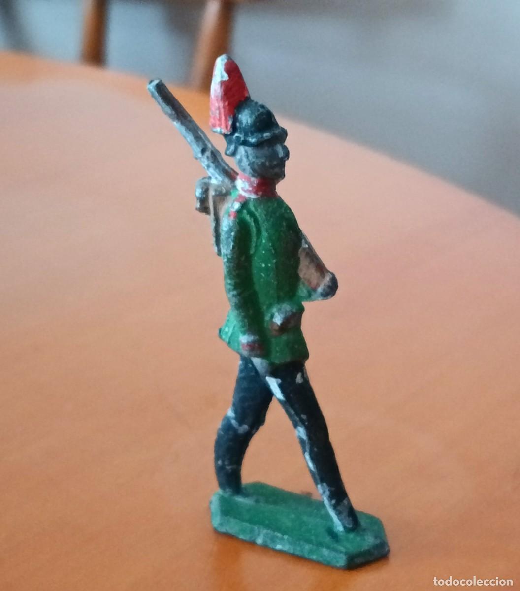 Antig&uuml;edades: Antiguo Soldadito de plomo. A&ntilde;os 30. Figura semiplana