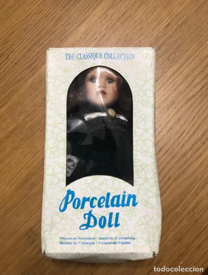 Antig&uuml;edades: Mu&ntilde;eca porcelana &rdquo;The Classique Collection&rdquo; - Foto 2