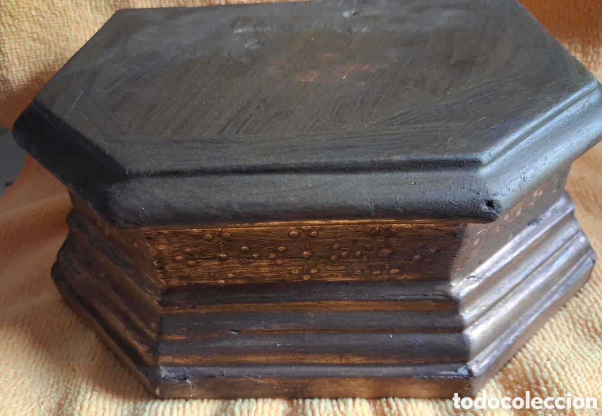 Antig&uuml;edades: Peana antigua de madera de casta&ntilde;o - Foto 2