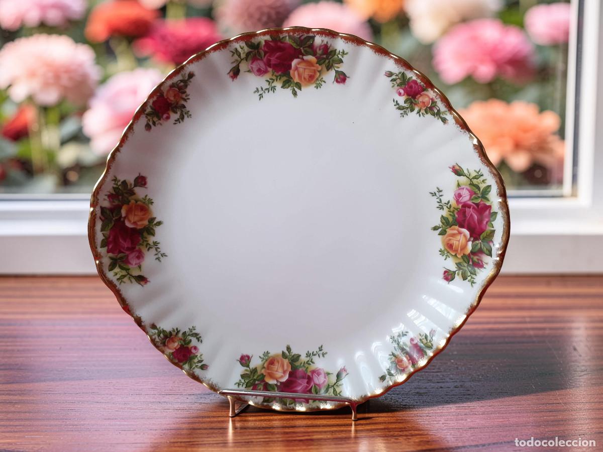 Antig&uuml;edades: Plato de servir pasteles modelo mediano Royal Albert Old country roses