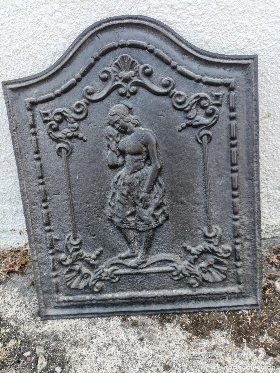 Antig&uuml;edades: Placa chimenea s&iacute;glo XIX, mujer llorando