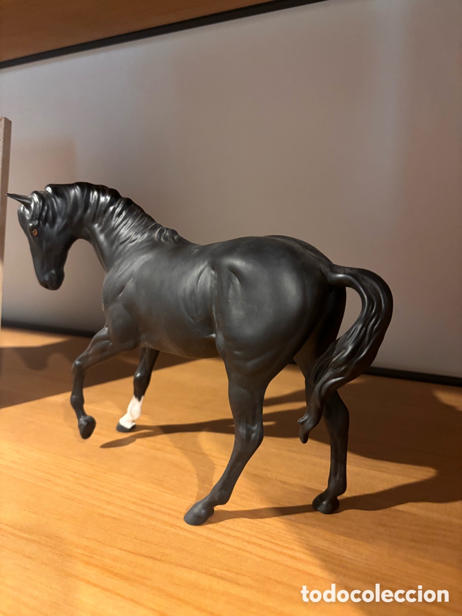 Antig&uuml;edades: FIGURA DE CABALLO. PORCELANA NEGRA DE ROYAL DOULTON. INGLATERRA. SIGLO XX