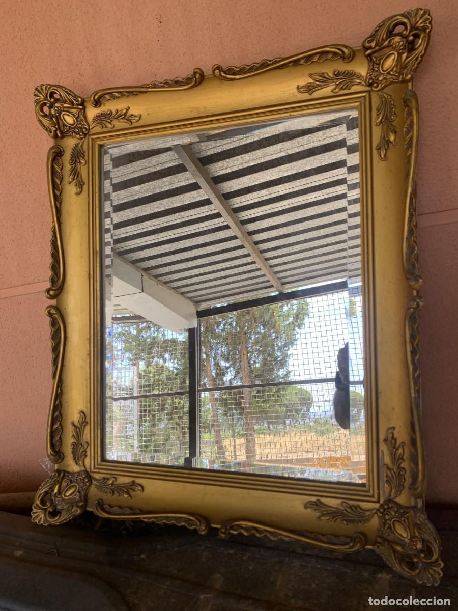 Antig&uuml;edades: Espejo dorado tipo retro