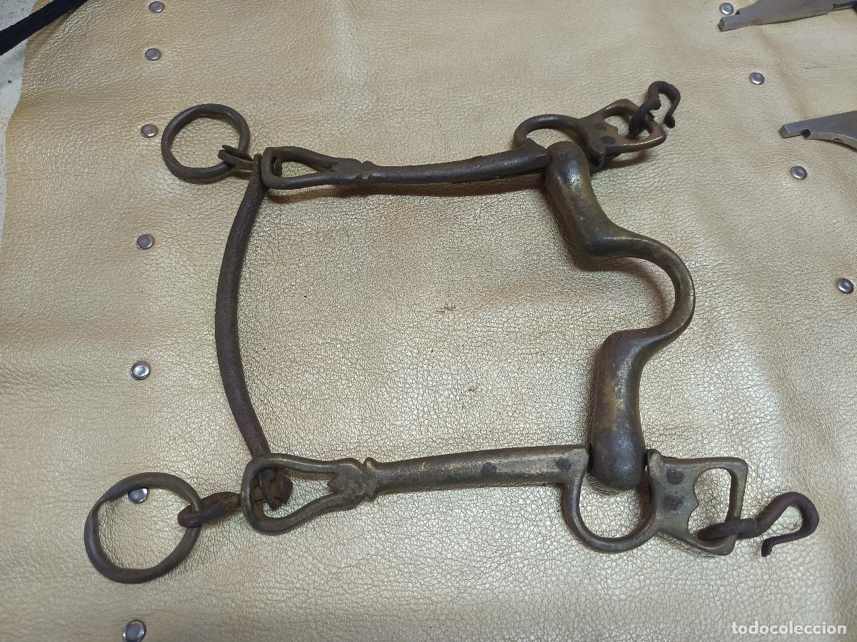 Antig&uuml;edades: ANTIGUO BOCADO FRENO DE CABALLO EN BRONCE HIERRO.