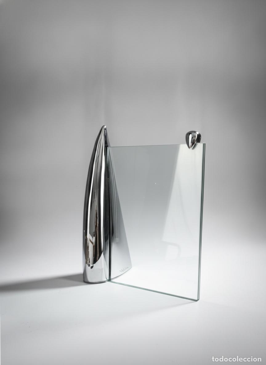 Antig&uuml;edades: Marco / Expositor Philippe Starck &rdquo;Shark&rdquo; para L'Or&eacute;al - Vintage Original