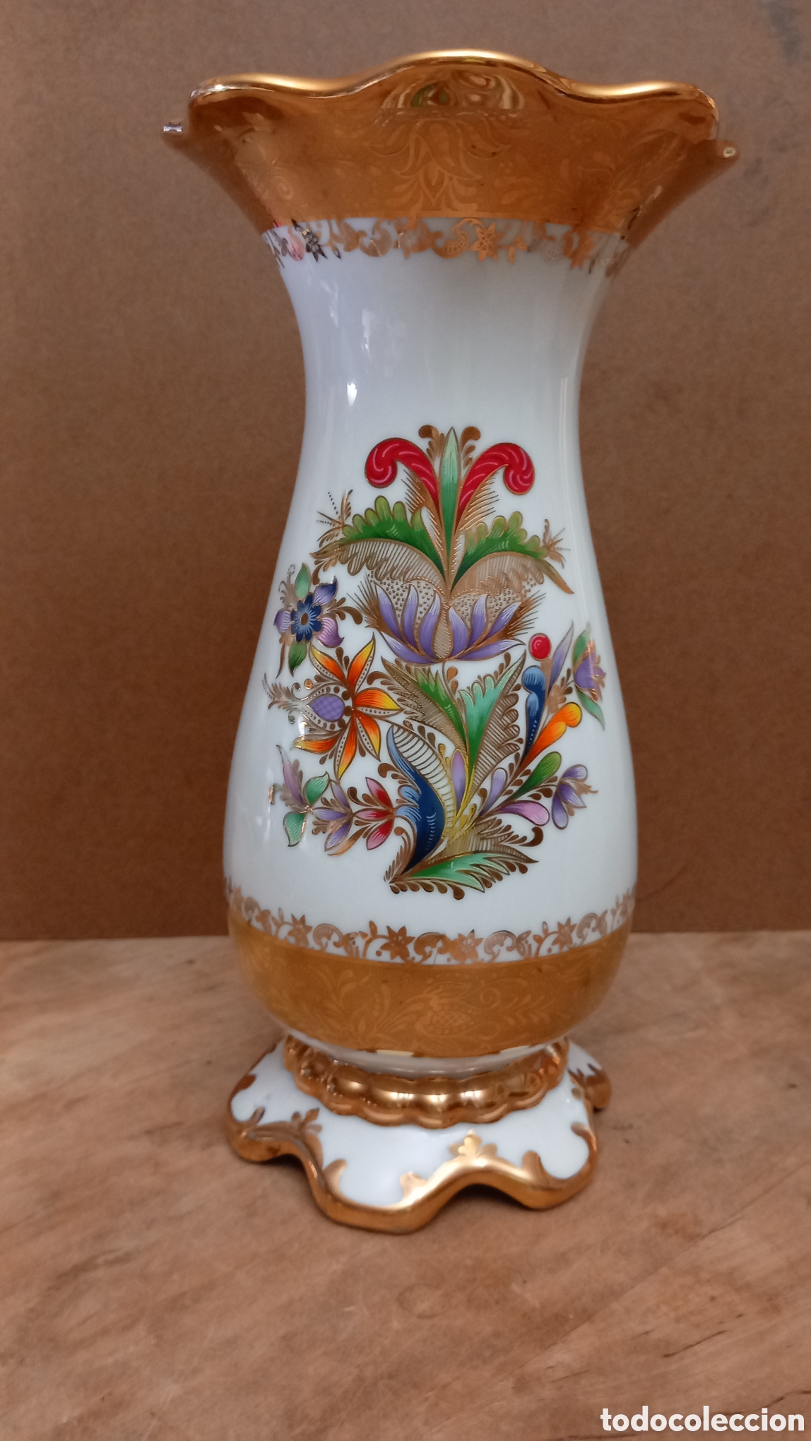 Antig&uuml;edades: PORCELLANES SNEROLL &ndash; CASA BOHEMIA S.A. &ndash; JARR&Oacute;N DE PORCELANA &ndash; ORO 24 K &ndash; GRABADO AL &Aacute;CIDO