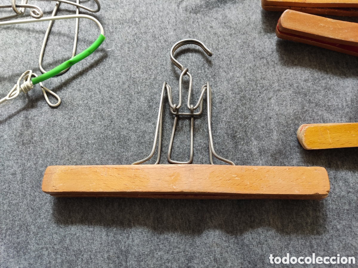 Antig&uuml;edades: Lote 25 perchas antiguas - Foto 6