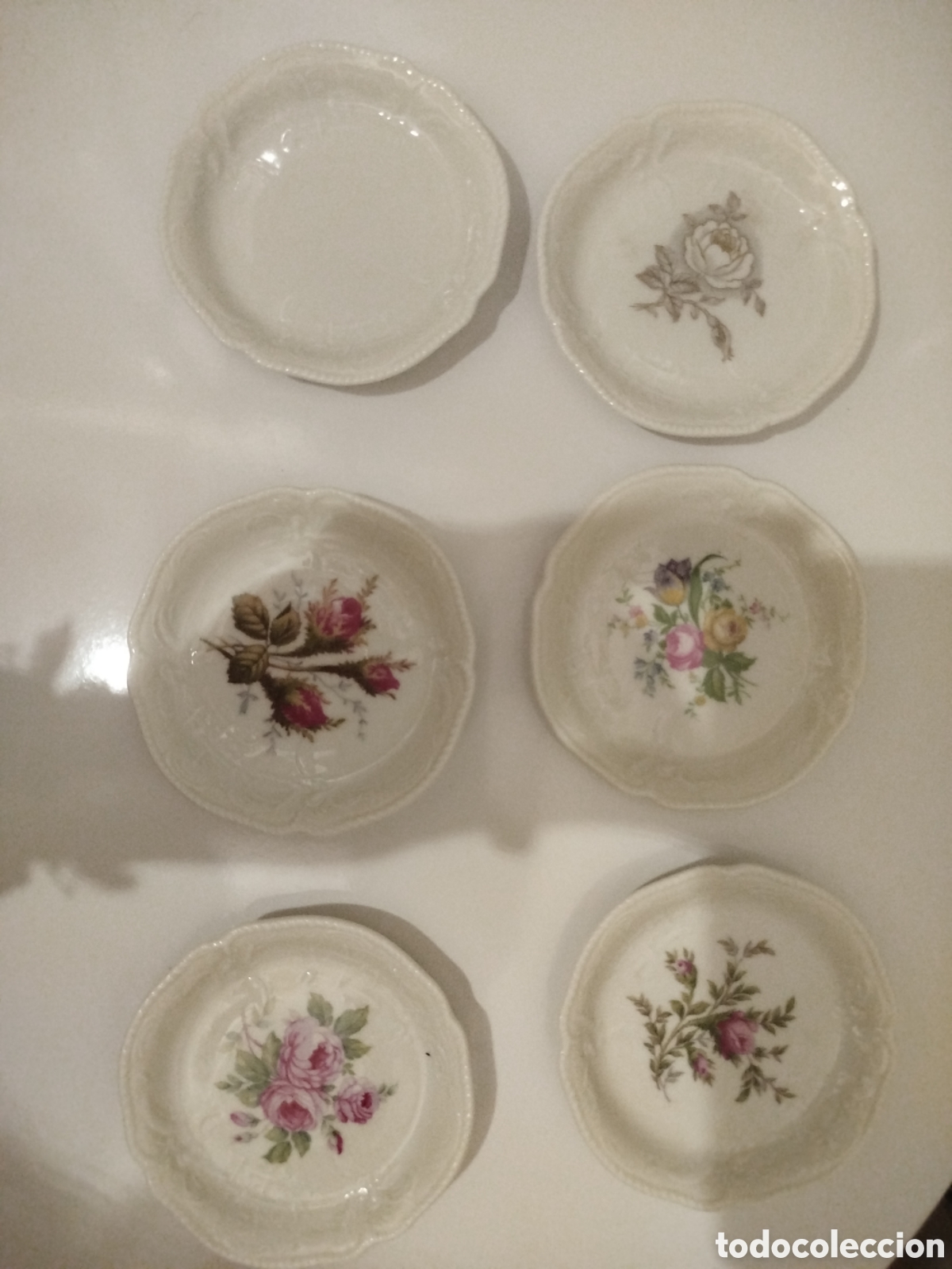 Antig&uuml;edades: Seis platillos de classic rose collection