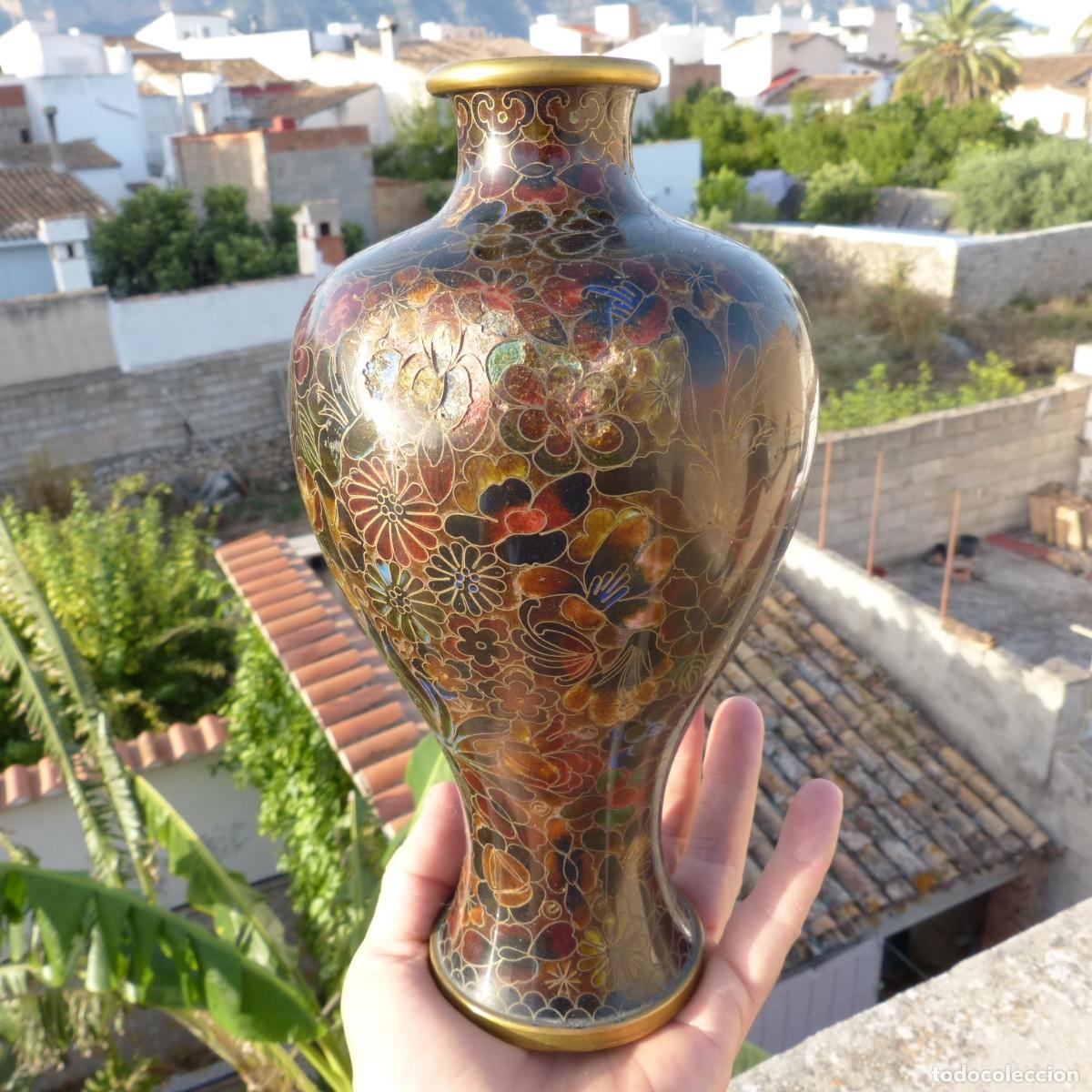 Antig&uuml;edades: Jarron oriental de cloisonne, 23cm. Golpes!
