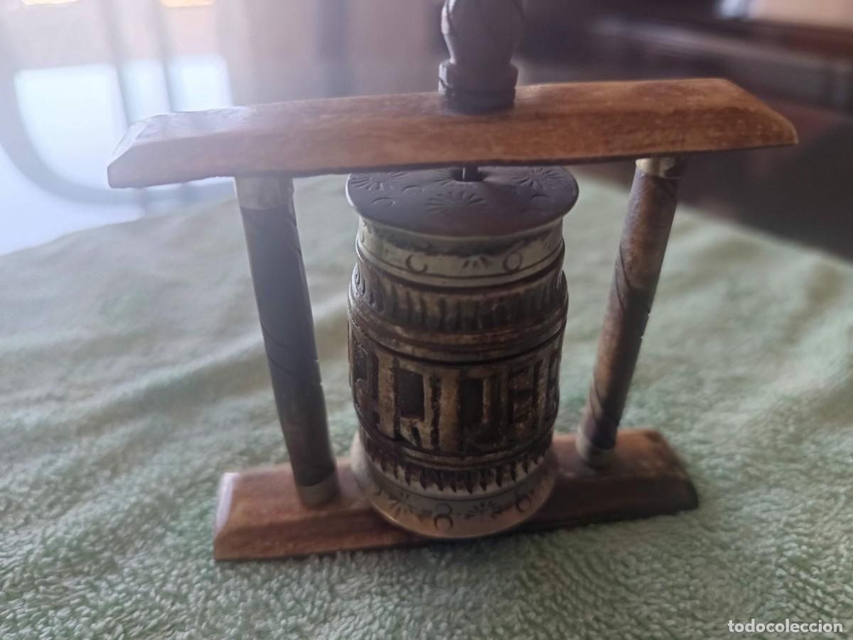 Antig&uuml;edades: molinillo de oraci&oacute;n tibetano (o mani cha) de sobremesa