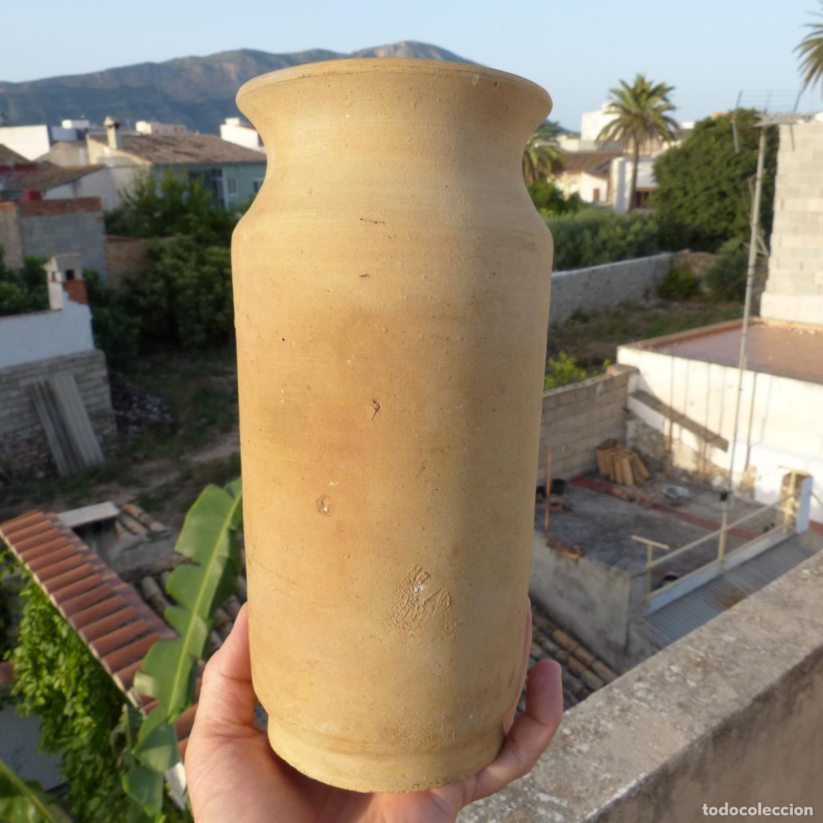 Antig&uuml;edades: Antiguo canjilon de noria en ceramica. Alfar extinto. 24,5cm, 1060gr.