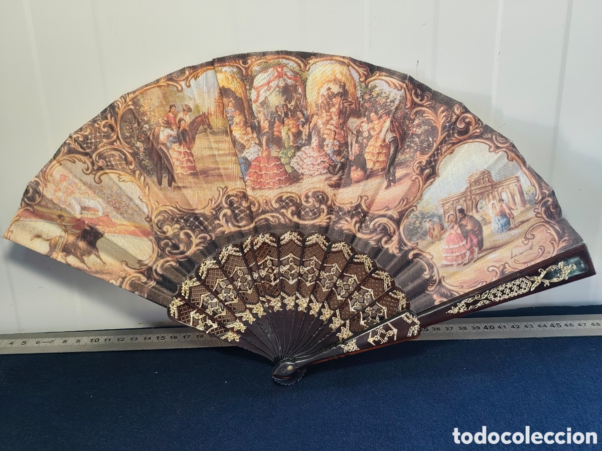 Antig&uuml;edades: Lote de 2 Abanicos Vintage Estilo Espa&ntilde;ol y Galante &ndash; Varillaje Calado y Dorado