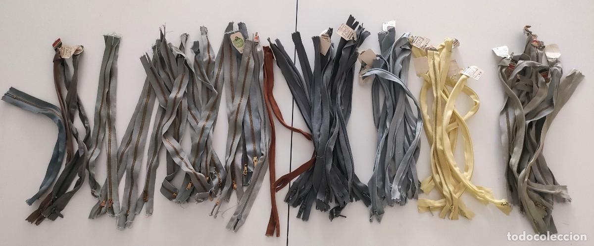 Antig&uuml;edades: Antiguo lote de 60 cremalleras de diferentes marcas de entre 25 y 30cm (lote 68)