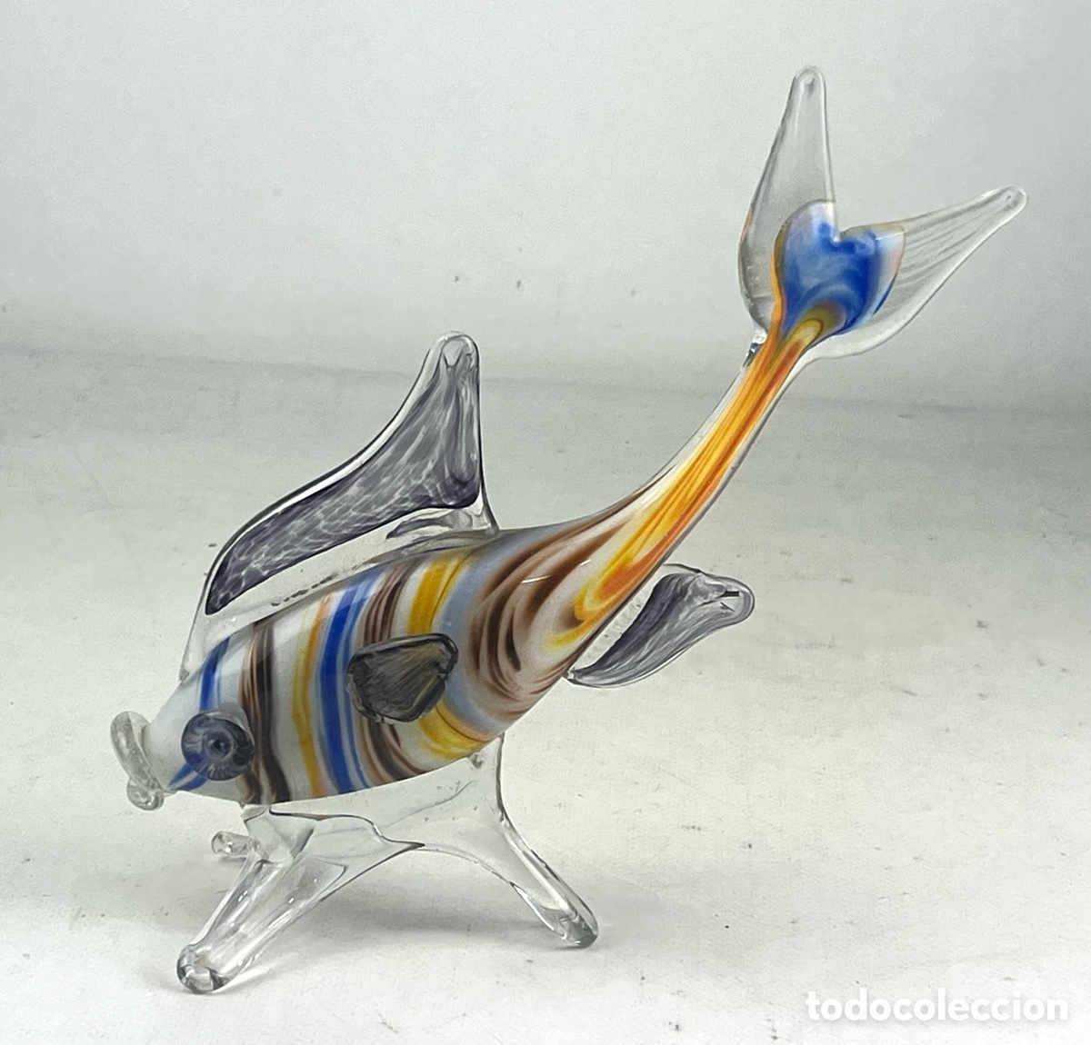 Antig&uuml;edades: PEZ EN CRISTAL SOPLADO DE COLORES - 23 X 24 CM