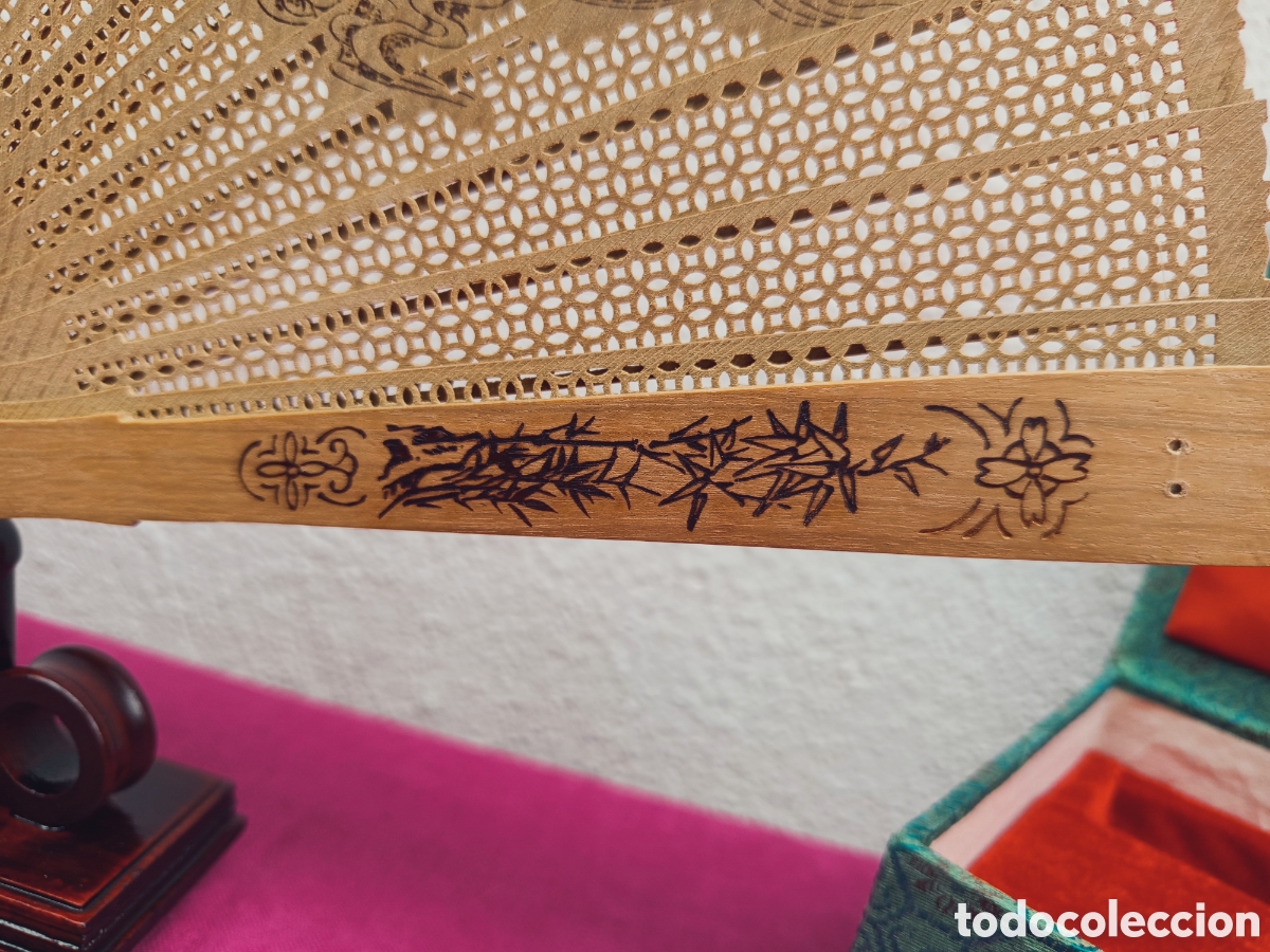 Antig&uuml;edades: Abanico de de madera de s&agrave;ndalo en caja - Foto 7