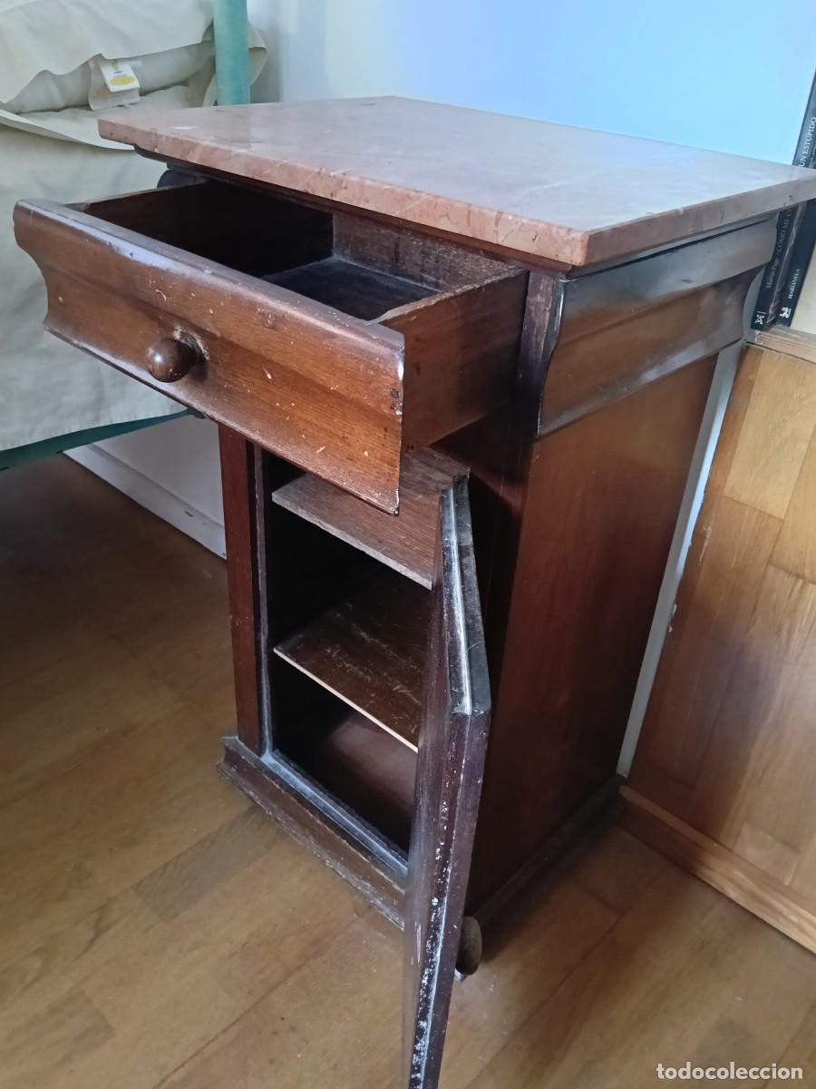 Antig&uuml;edades: Mesita de noche estilo Louis Philippe - Foto 5