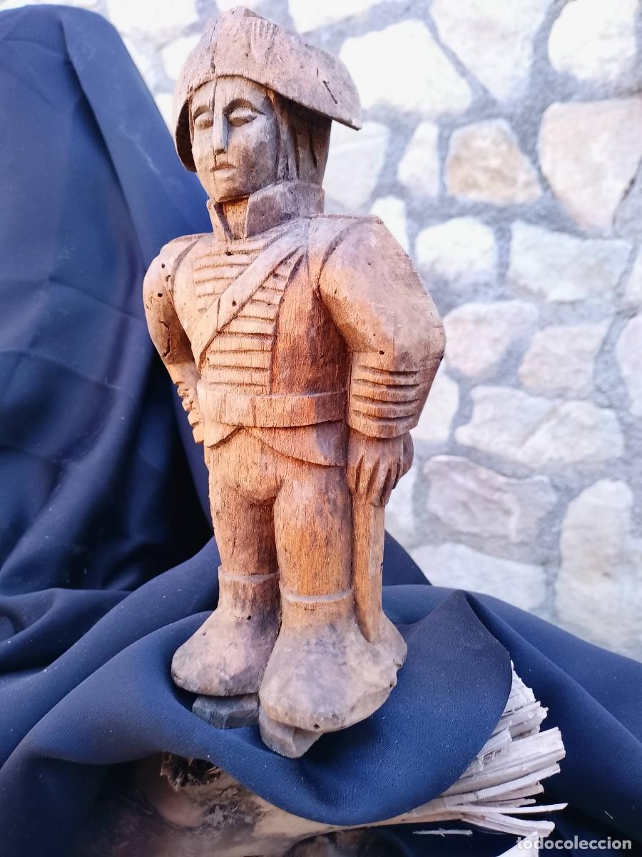 Antig&uuml;edades: Antigua talla madera artesanal Capitan