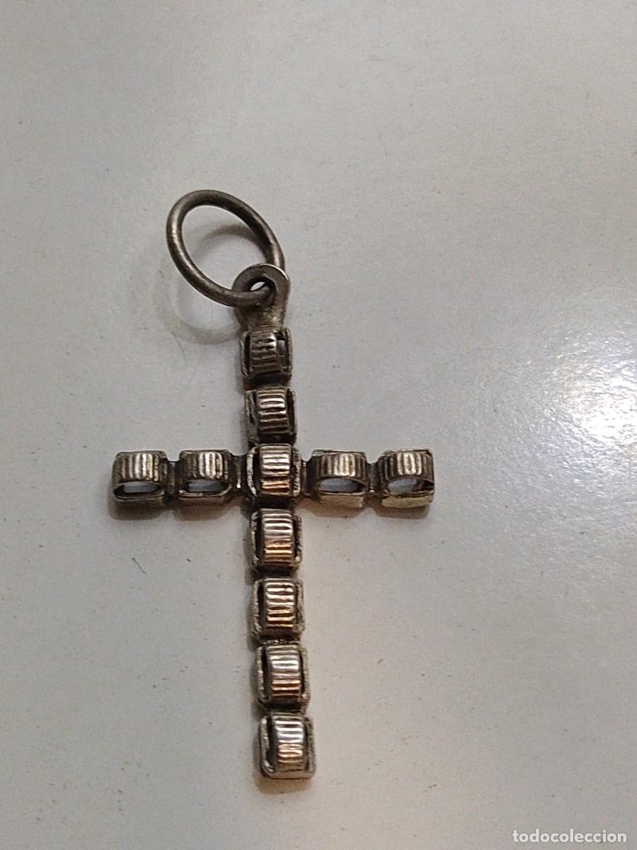 Antig&uuml;edades: Cruz de plata vintage de eslabones