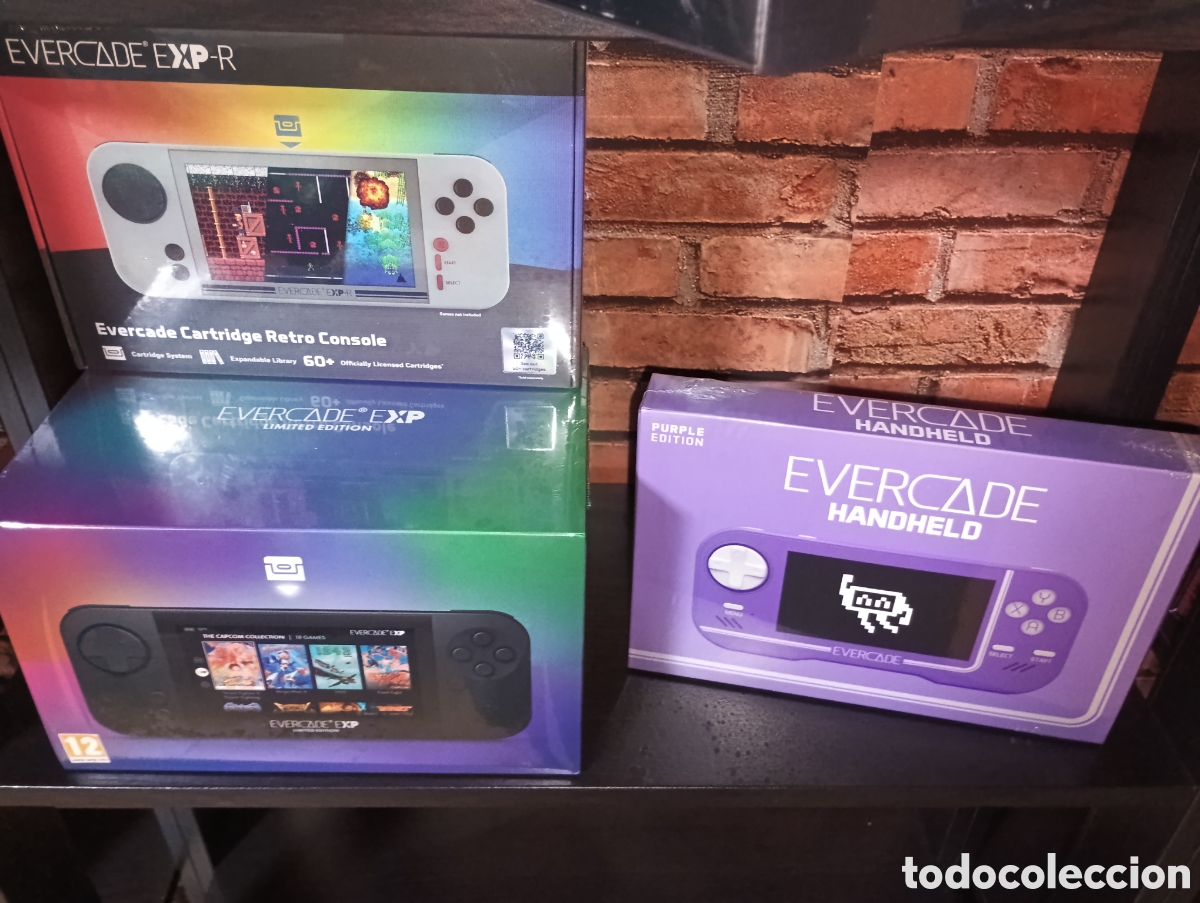 Antig&uuml;edades: Precintadas Tres Consolas Evercade Port&aacute;tiles sin abrir con sus pl&aacute;sticos