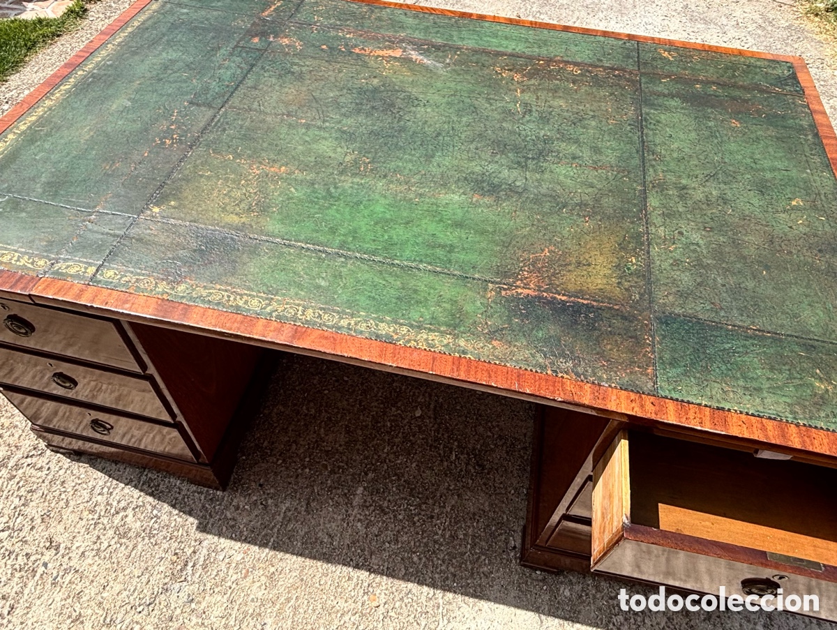 Antig&uuml;edades: Escritorio cl&aacute;sico estilo ingl&eacute;s / Partner desk con piel verde