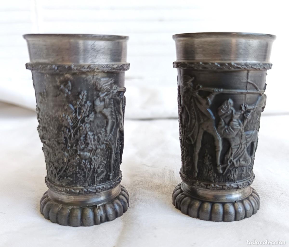 Antig&uuml;edades: Pareja de vasos labrados - Zinc t&eacute;cnico, Esta&ntilde;o Alemania - 1970-1990 - SKS design