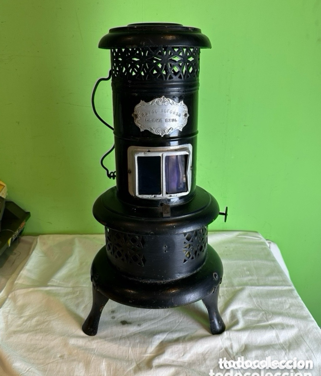 Antig&uuml;edades: Estufa antigua de queroseno Practic Patentado metal esmaltado negro dise&ntilde;o cl&aacute;sico