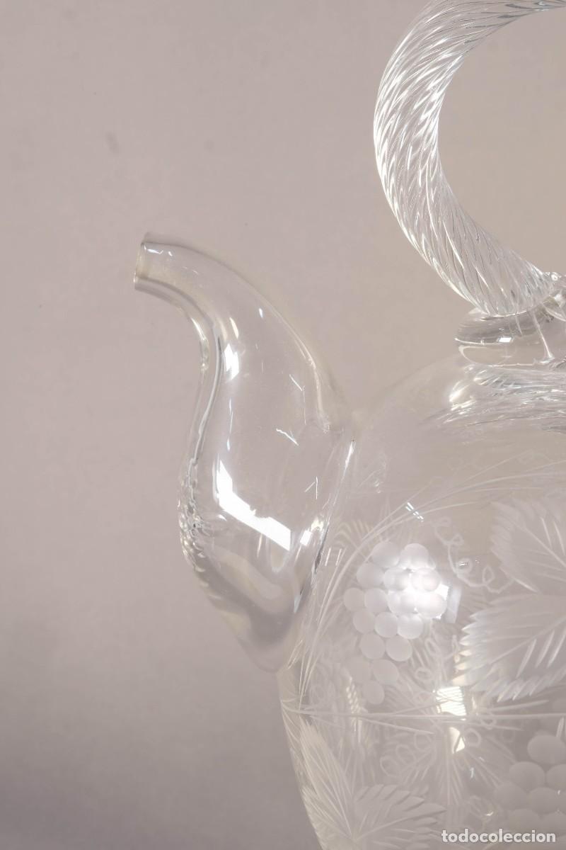Antig&uuml;edades: Botijo en cristal tallado con base en plata - Foto 5