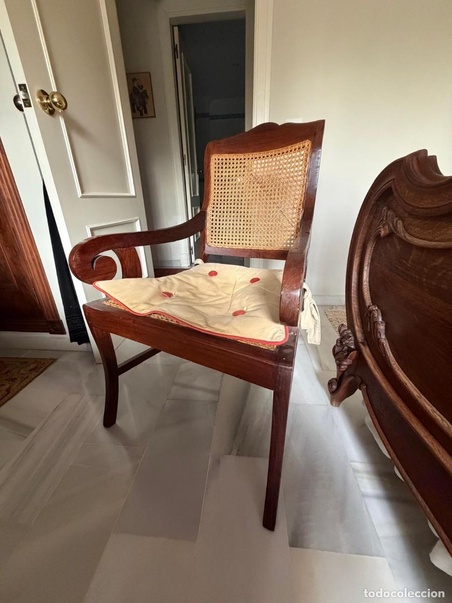 Antig&uuml;edades: Sill&oacute;n de despacho de madera y rejilla vintage