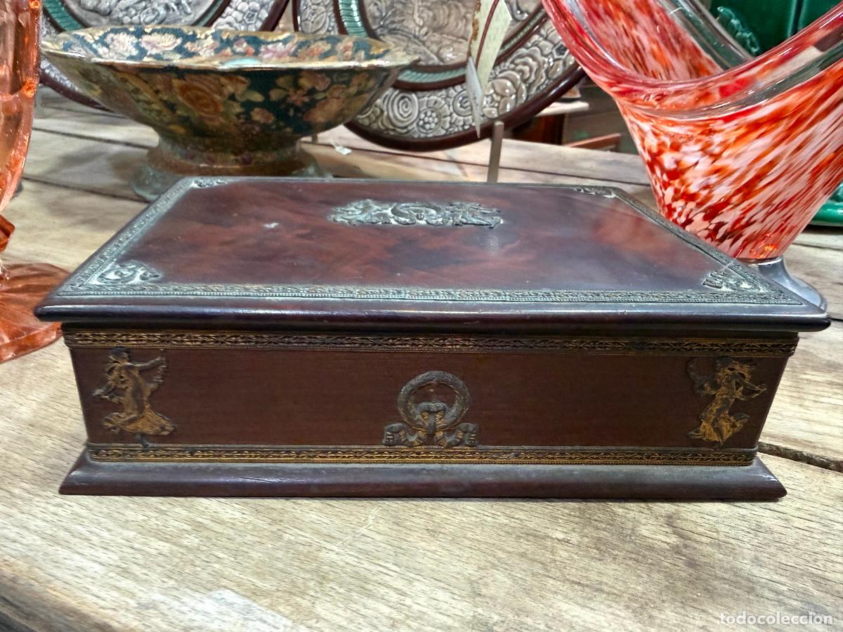 Antig&uuml;edades: PRECIOSA CAJA ESTILO IMPERIO EN MADERA Y DETALLES EN METAL - MEDIDA 23X16X6,5 CM