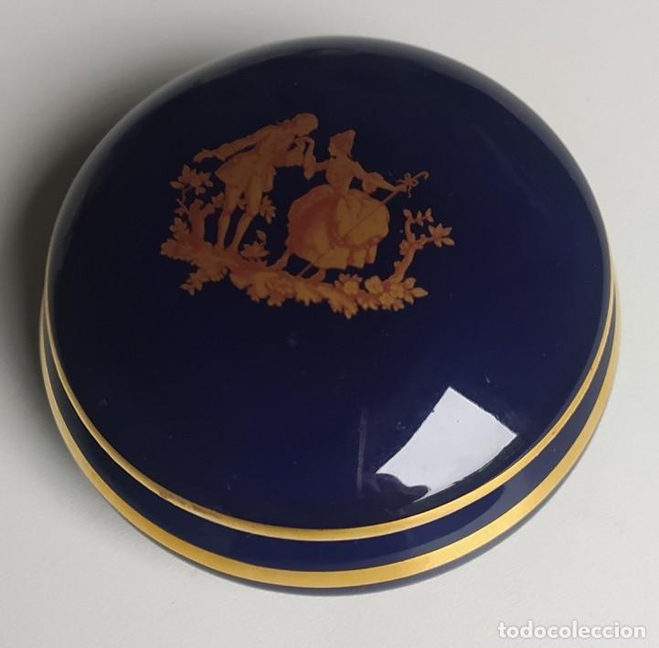 Antiquit&eacute;s: caja o pastillero de porcelana Limoges original, azul cobalto pintada a mano