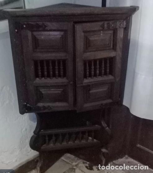 Antig&uuml;edades: RINCONERA DE MADERA MACIZA