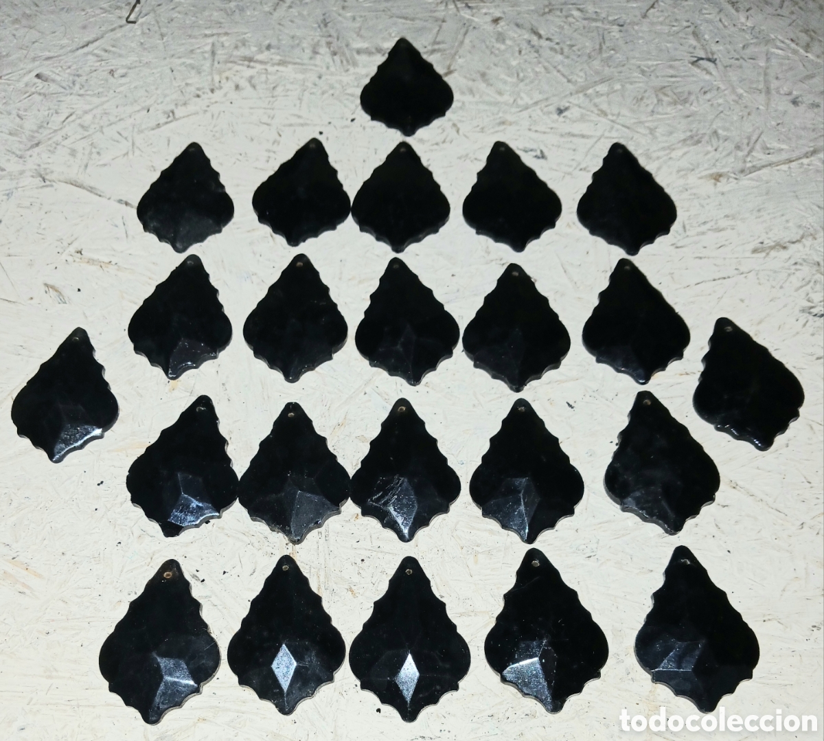 Antig&uuml;edades: Lote 24 cristales lagrimas para lamparas de cristal antigua facetados color negro 6 cm