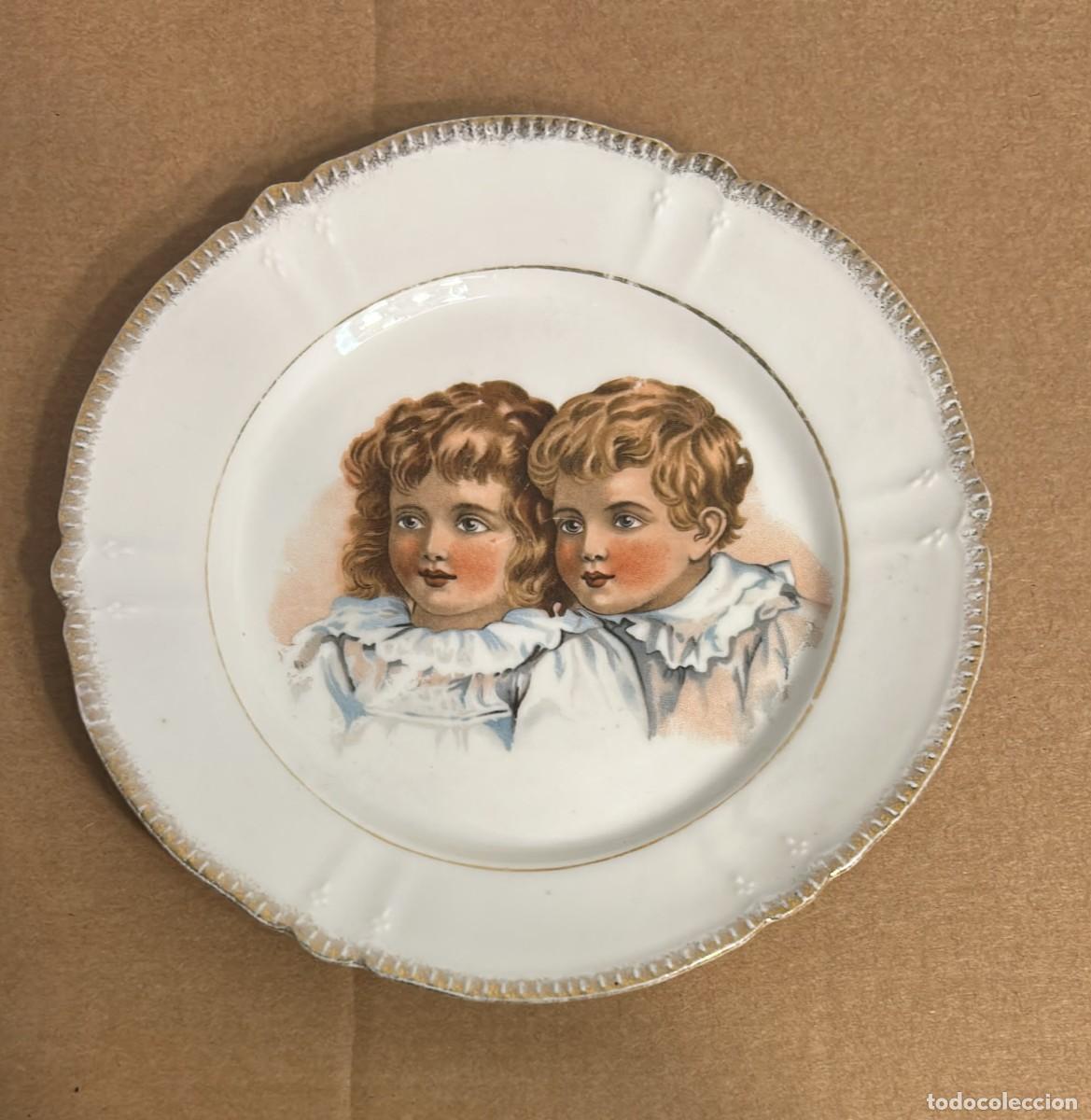 Antig&uuml;edades: PLATO ANTIGUO CON PAREJA DE NI&Ntilde;OS DE 18 CMS. DE DIAMETRO