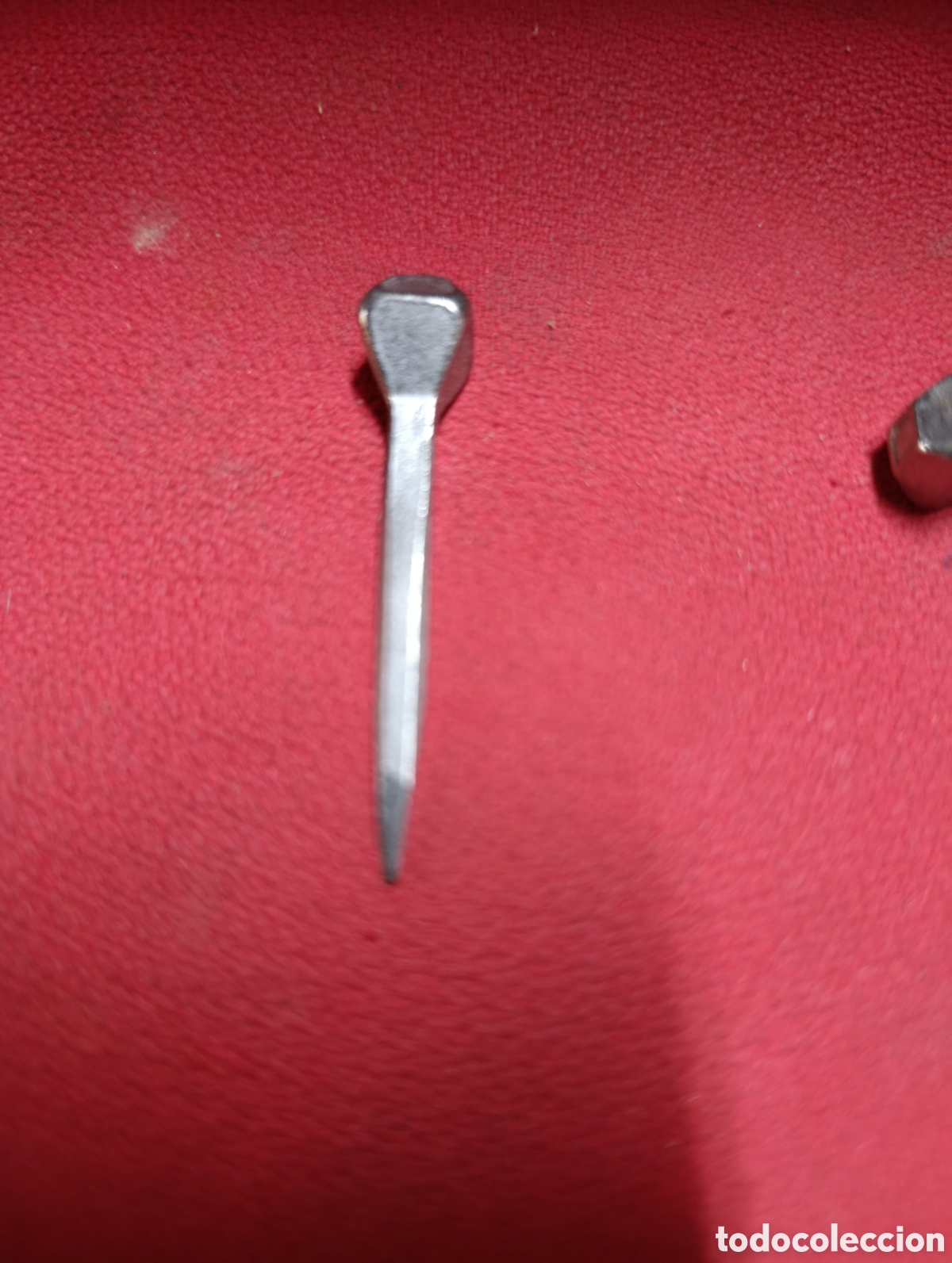 Antig&uuml;edades: Lote de 50 clavos antiguos tipo herradura
