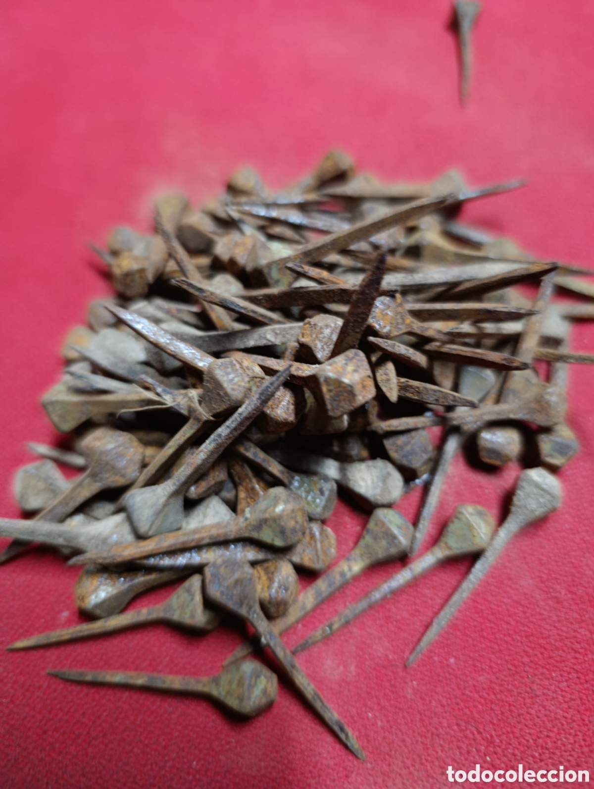 Antig&uuml;edades: Lote de clavos antiguos para restauraciones.